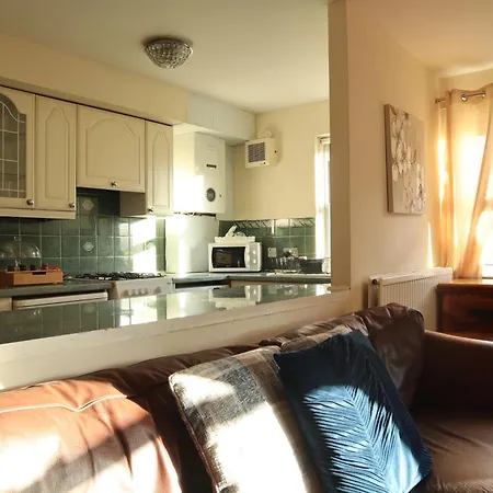 3 Bedrooms Flat In Old Town Sleeps 6 * Edinburgh
