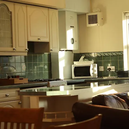 3 Bedrooms Flat In Old Town Sleeps 6