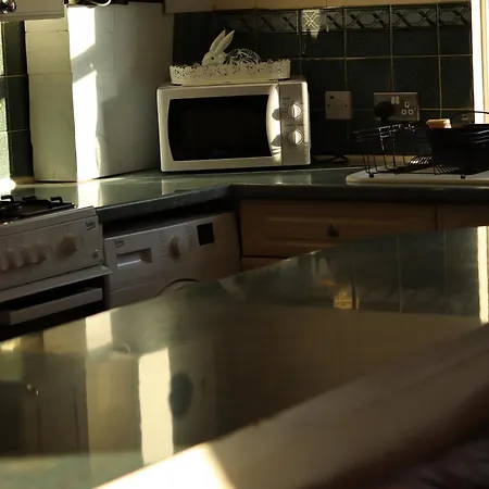 3 Bedrooms Flat In Old Town Sleeps 6 爱丁堡