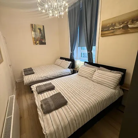 One Bedroom Flat In Old Town , Heart Of Flat Sleeps 6 * Edinburgh