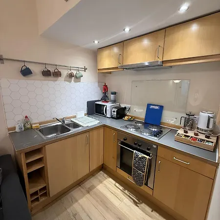 One Bedroom Flat In Old Town , Heart Of Flat Sleeps 6