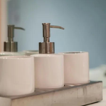 Bright & Stylish West End