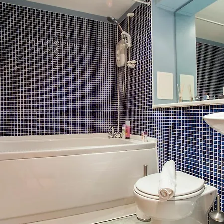 Lägenhet Bright & Stylish West End Edinburg