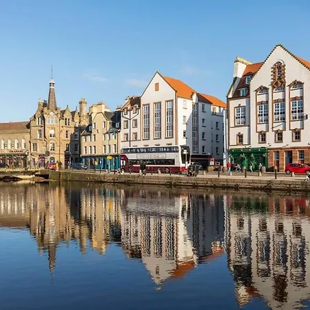 The Shore Modern 2 Bedroom Edinburgh