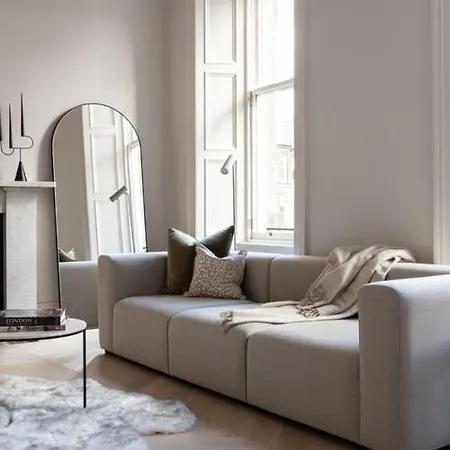 Apartment Stunning 3-bed Castle Views In Historic Edinburgh