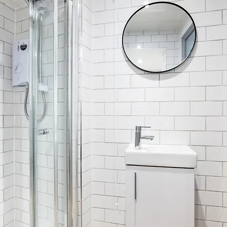 Edinburgh City Centre & Shore - Free Parking -Wifi Apartment *