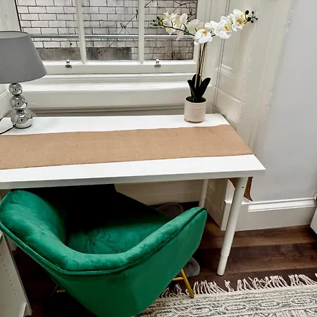 Spacious Luxury 3 Bedroom, 2 Bathroom - Next To Royal Mile And Castle ! * Edinburgh