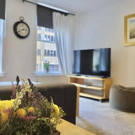 Old Town - Royal Mile Neighbour 2-bed, 2-bath Appartement *