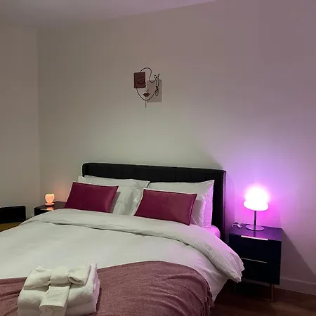 Apartment Private Main Door Two Bedrooms Edinburgh