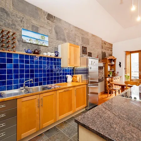 Apartment New Town Deluxe With Terrace *