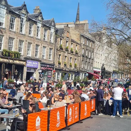 223 Websters Land - Stunning Castle View * Edinburgh