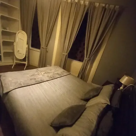 Modern One Bed Flat At The Haymarket, Sleeps 4 Εδιμβούργο