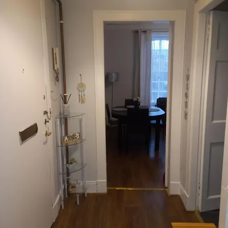 Appartamento Modern One Bed Flat At The Haymarket, Sleeps 4 Edimburgo