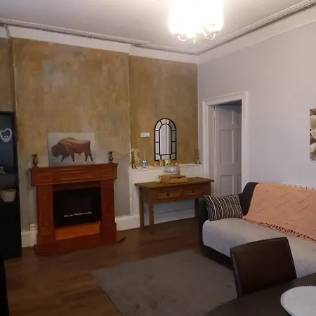 Modern One Bed Flat At The Haymarket, Sleeps 4 *