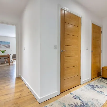 Beautiful Meadowbank With On-street Parking Appartement