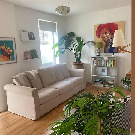 Apartamento 2 Bed With Garden Near Centre & Beach, Free Parking