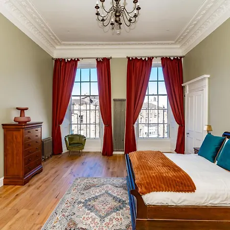 Dragon Luxury At 9 Albyn Place *