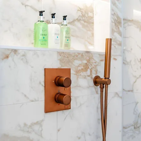 Dragon Luxury At 9 Albyn Place