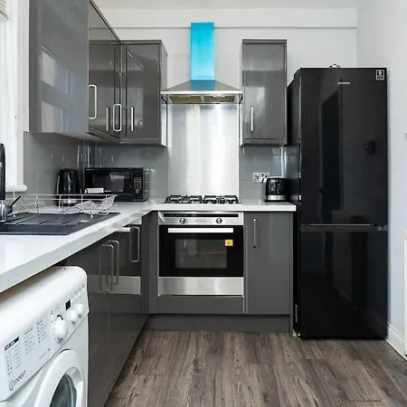 Apartment Luxury 2-bed Townhouse With Free Parking, Near Edinburgh