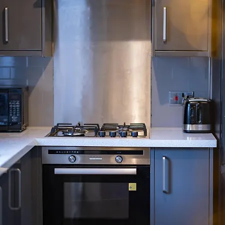 Luxury 2-bed Townhouse With Free Parking, Near * Edinburgh