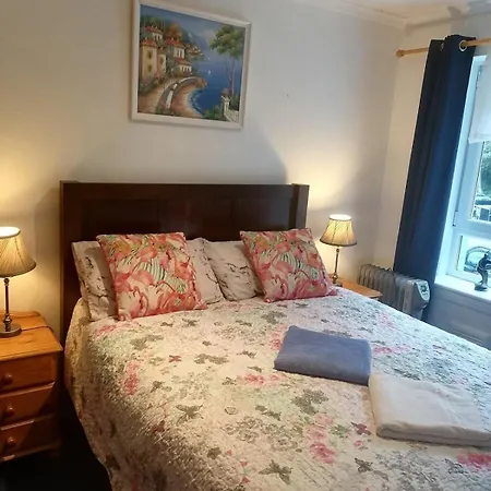 Feng Shui Flat For 4 Edinburgh