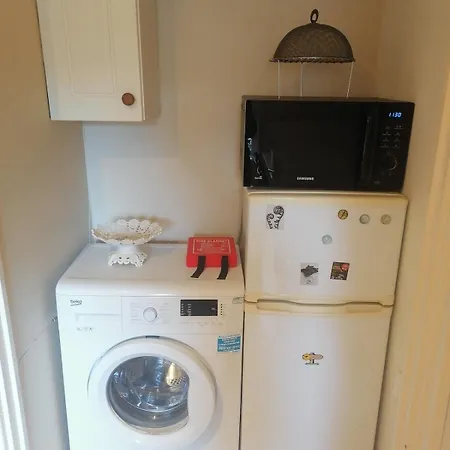 Feng Shui Flat For 4 *