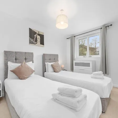 Saughton With Views Of Water Of Leith Holiday home *