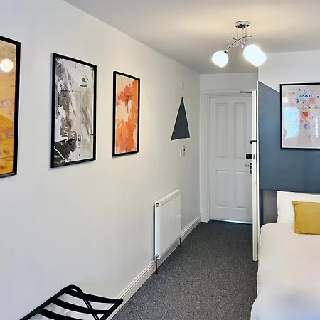 Roost Hill - Free Parking Zone Guest house 3*