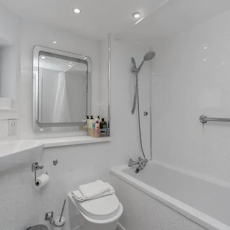 Gorgeous Old Town Hideaway *