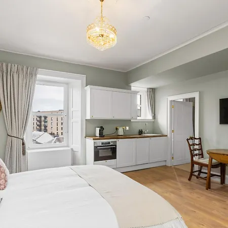 The Townhouse - Leith Aparthotel