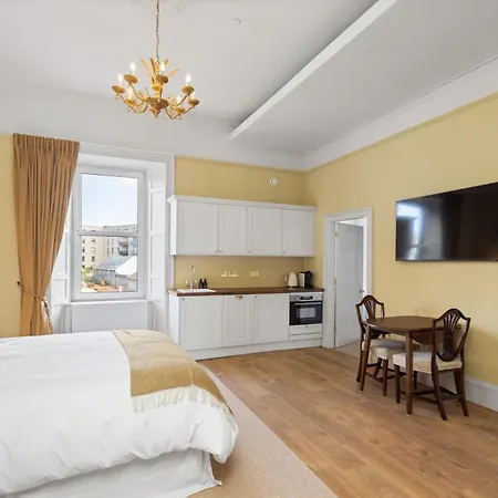 Apartahotel The Townhouse, Leith 4*