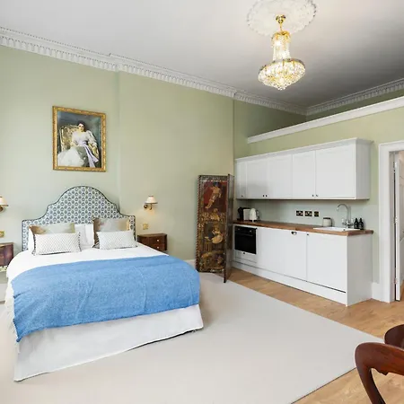 The Townhouse - Leith