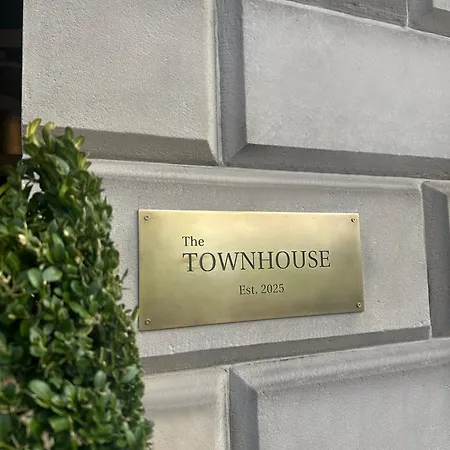 The Townhouse - Leith * Edinburgh