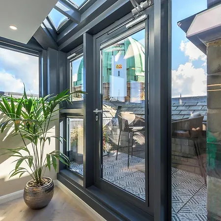 The Righ Penthouse Aparthotel Edinburgh