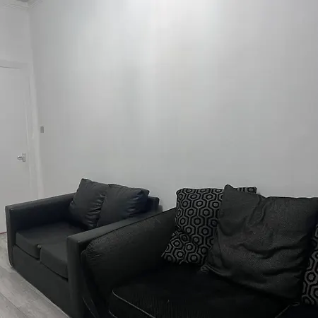 Modern Flat Near Centre! *