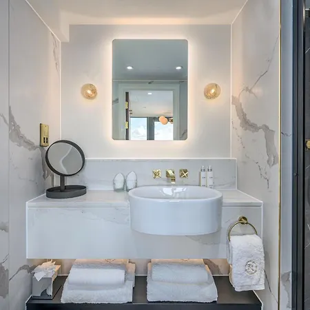 The Righ Penthouse Aparthotel