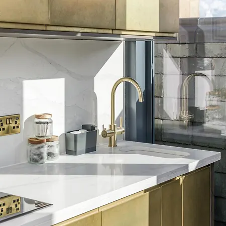 The Righ Penthouse