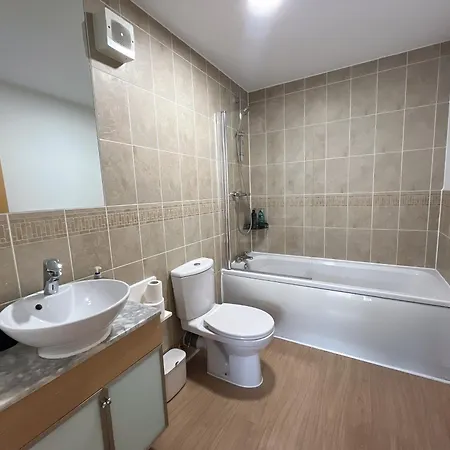 2 Bath Free Parking Edimburgo