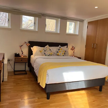 2 Bed 2 Bath With Private Parking