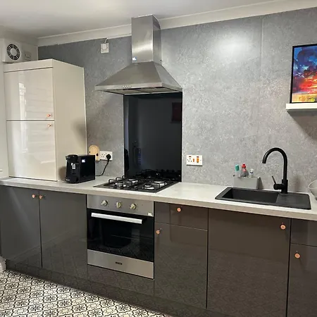 Private Main Door Lovely 2 Bedroom * Edimburgo