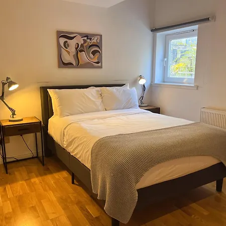 Private Parking 2 Bed 2 Bath Apartmán Edinburgh