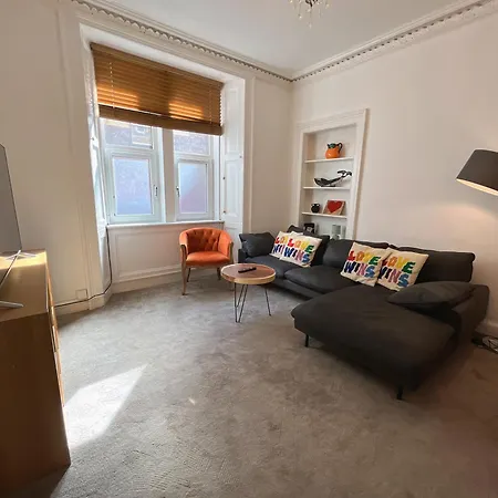Lovely Two Bedrooms * Edinburgh