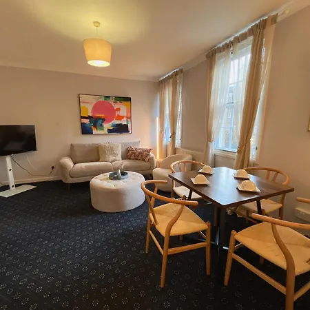 Nicolson Street Two Bedrooms Apartment *