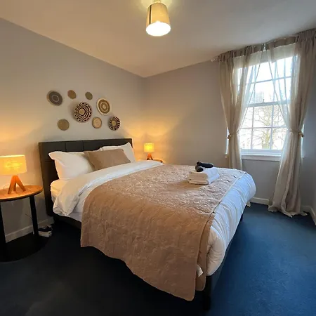 Apartment Nicolson Street Two Bedrooms *