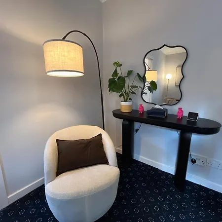 Apartment Nicolson Street Two Bedrooms *