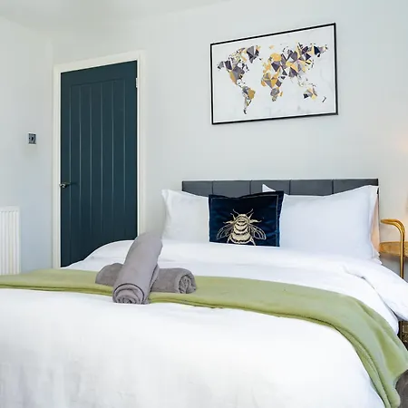 Apartment Luxury 2-bed Townhouse With Free Parking, Near Edinburgh