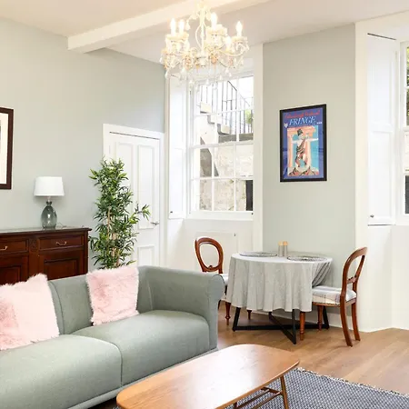 Stylish 1-bedroom Edinburgh