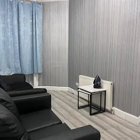 Modern Flat Near Centre *