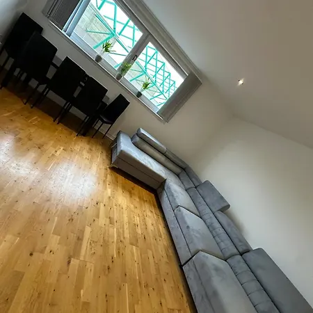 High Floor Apartmán *