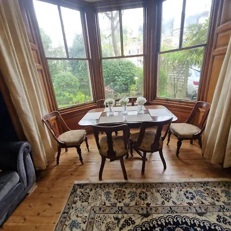 Victorian Charm - Lush Garden, Shops And Parking Apartamento *